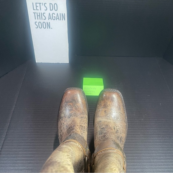 BRAND NEW FRYE CHOCOLATE DISTRESSED TALL HARNESS BOOT 5.5M PRICE FIRM - Picture 6 of 12